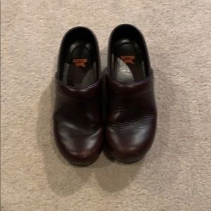 Dansko XP brown clog